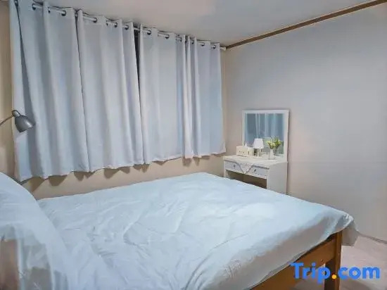 Right next to quiet residential area, spacious garden3 rooms (Q, Q,SS)