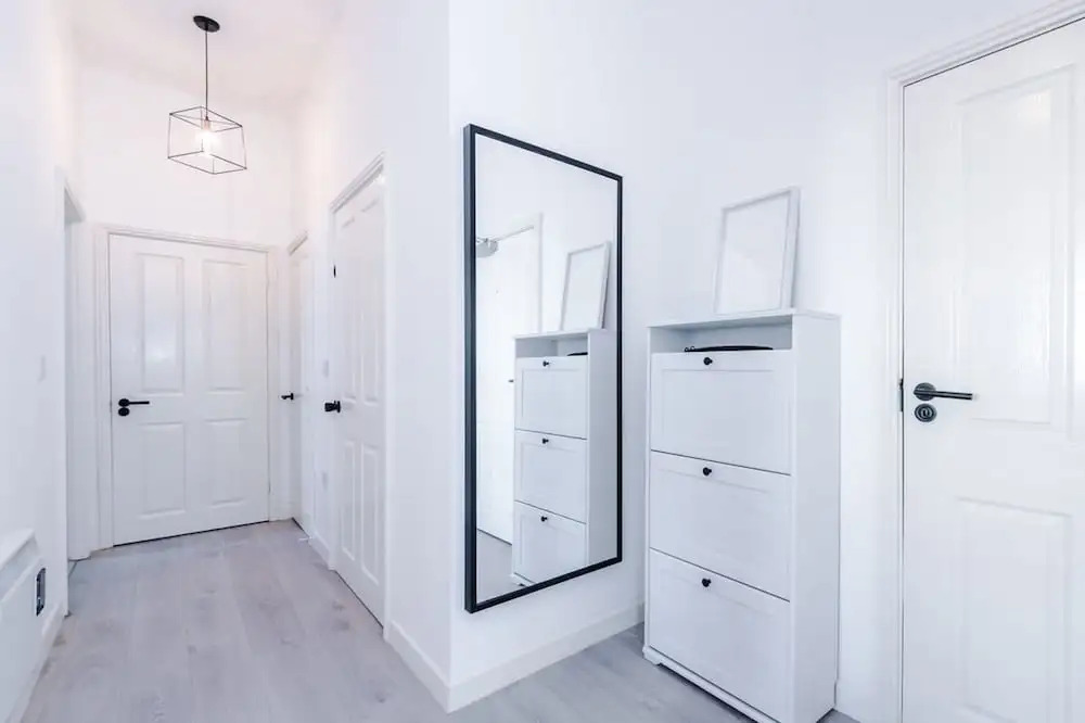 New Stylish City-centre Flat w Parking Sleeps 4