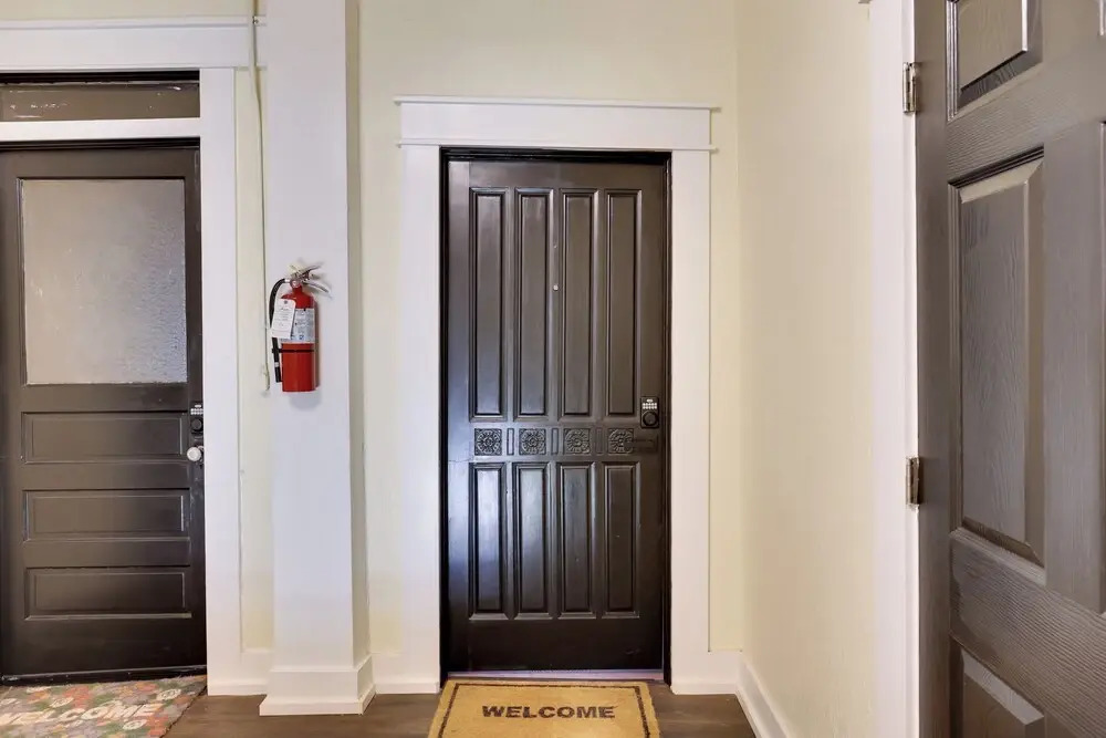 Shop, Dine & Unwind at Historic Dtwn Marshall Apt