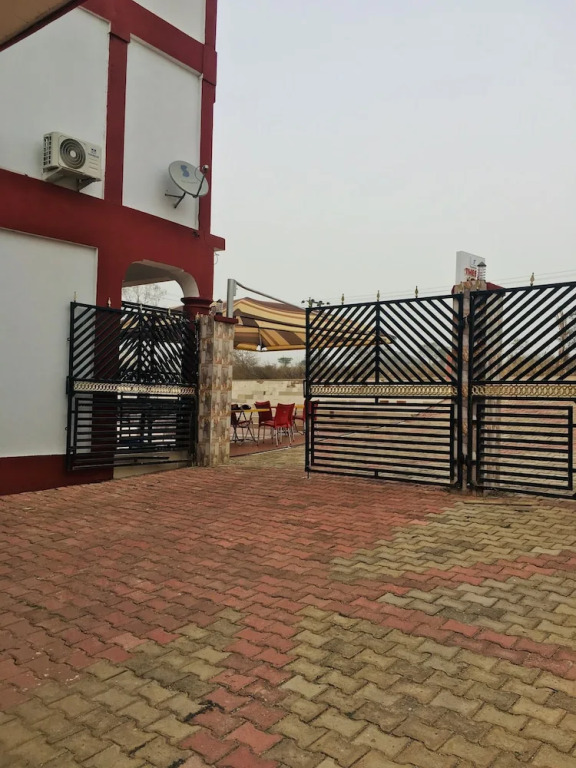 Thesyl Hotel