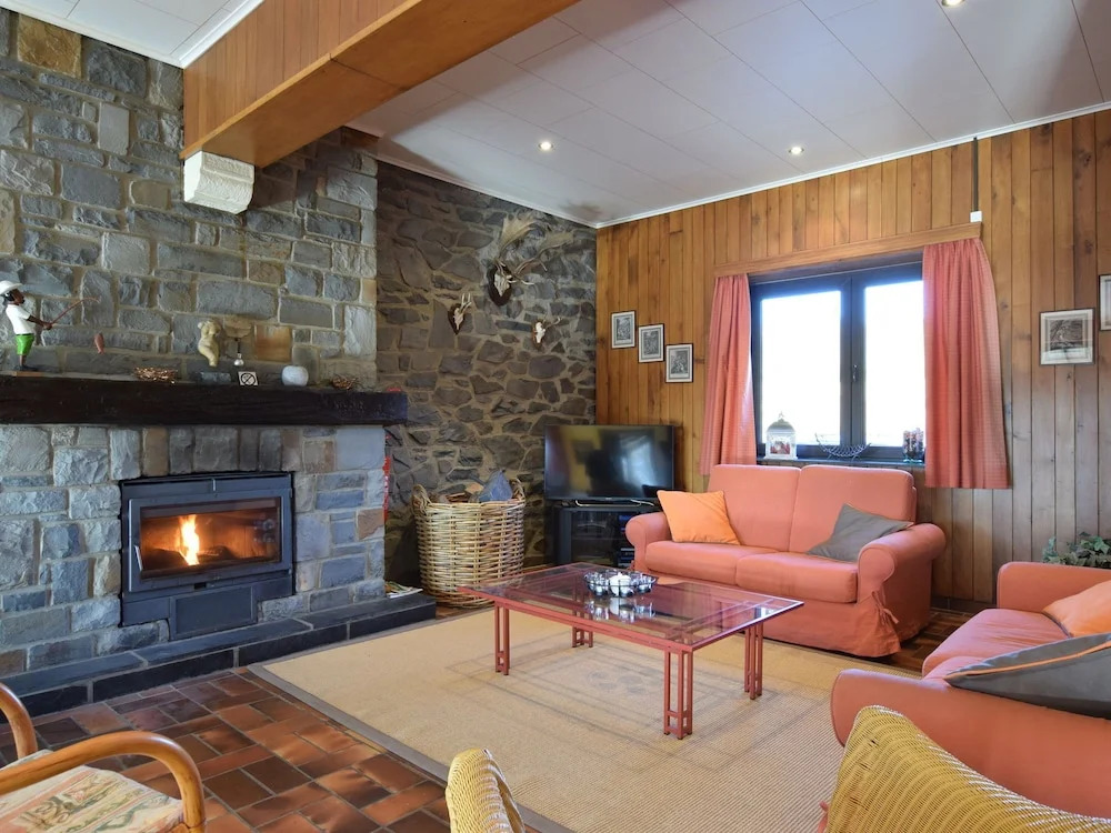 Comfortable Cottage in the Heart of a Beautiful Natural Area with Private Ponds