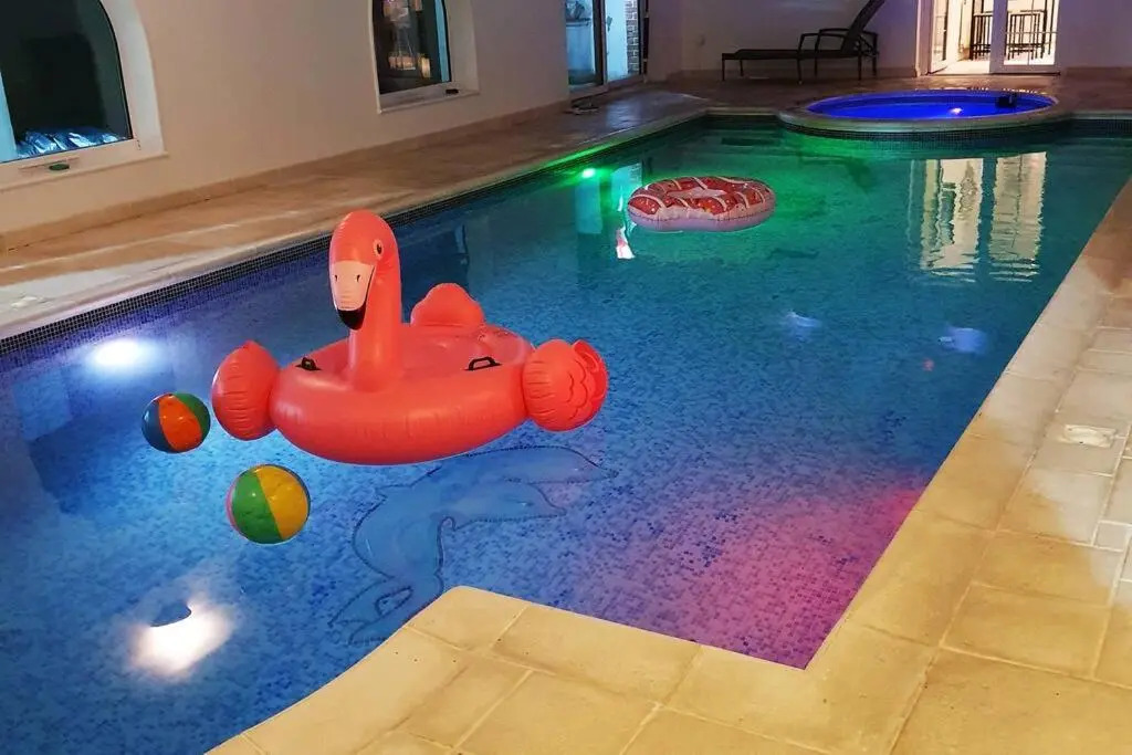 Historic Manor House - Sleeps 16 - Pool & Hot Tub