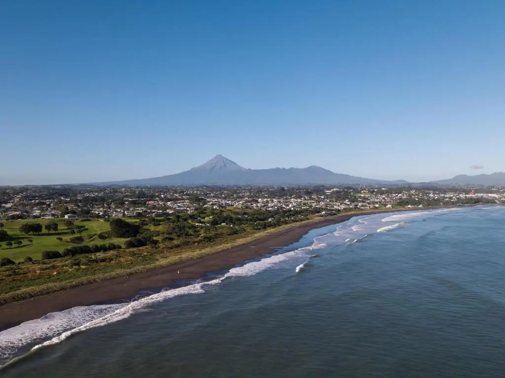 West End Precinct 2 Bedroom Apartment close to walkway and ocean