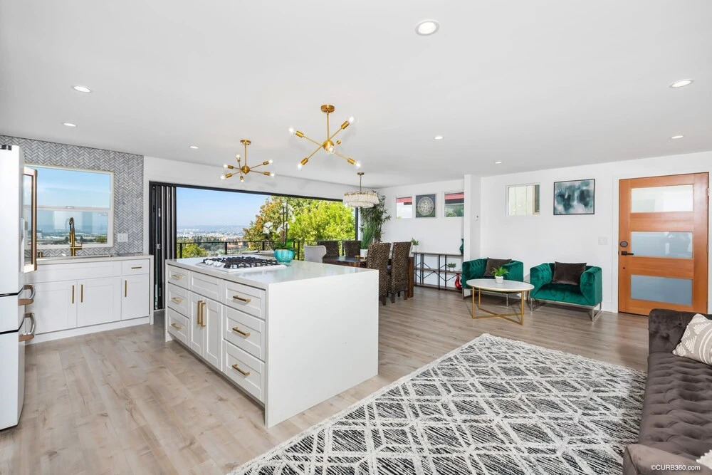 The California III - Stunning Mission Hills Duplex