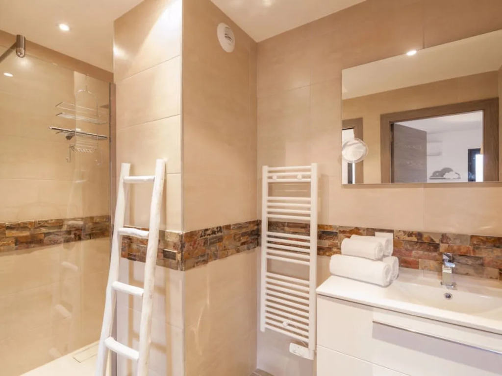 Le Palazzu 33563