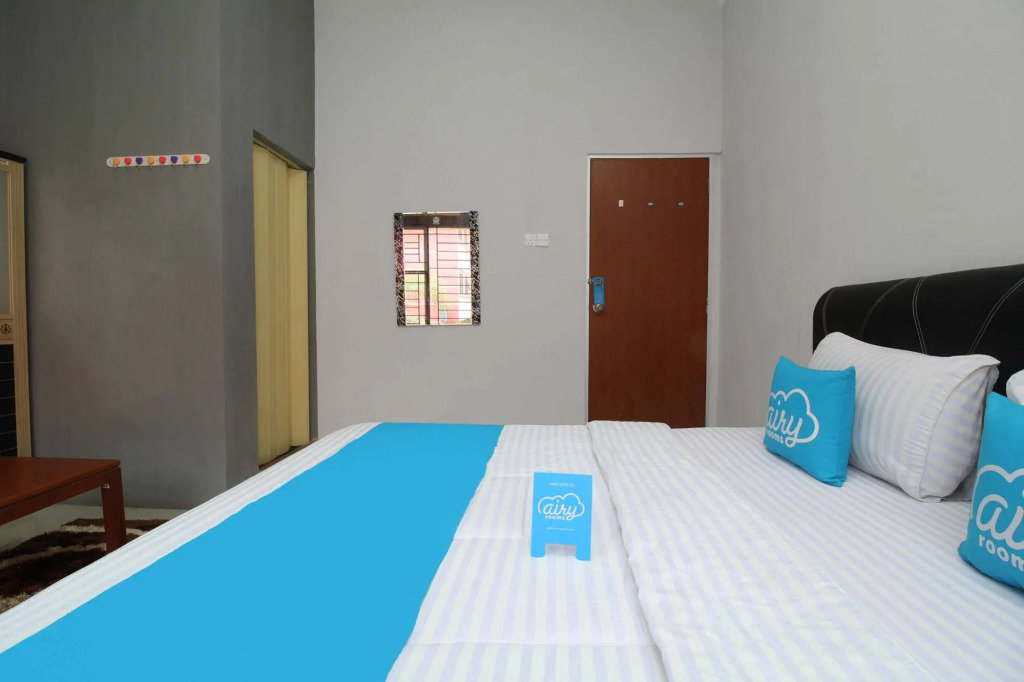ZEN Rooms Nagoya Seraya Mas Center