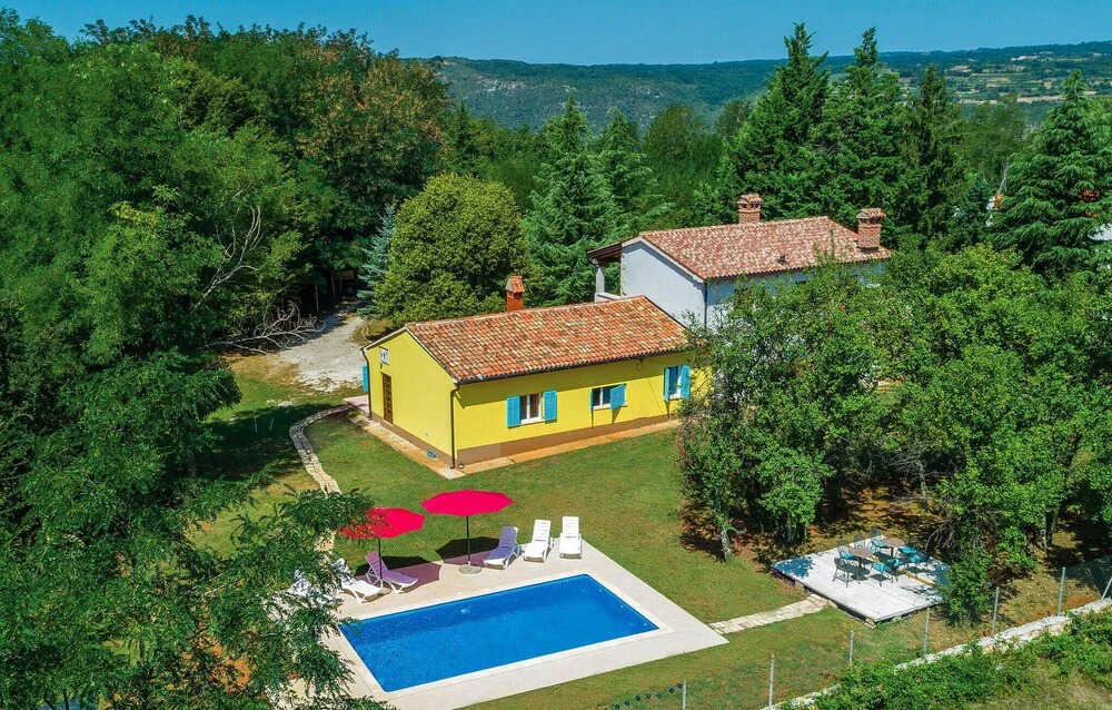 Beautiful Home in Nedescina With Wifi and 3 Bedrooms