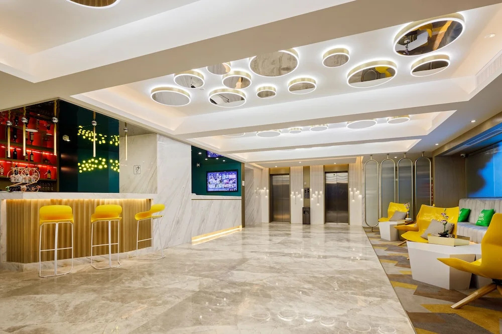 Kaigaosi Hotel (Guangzhou Railway Station Subway Station Baima Clothing City)