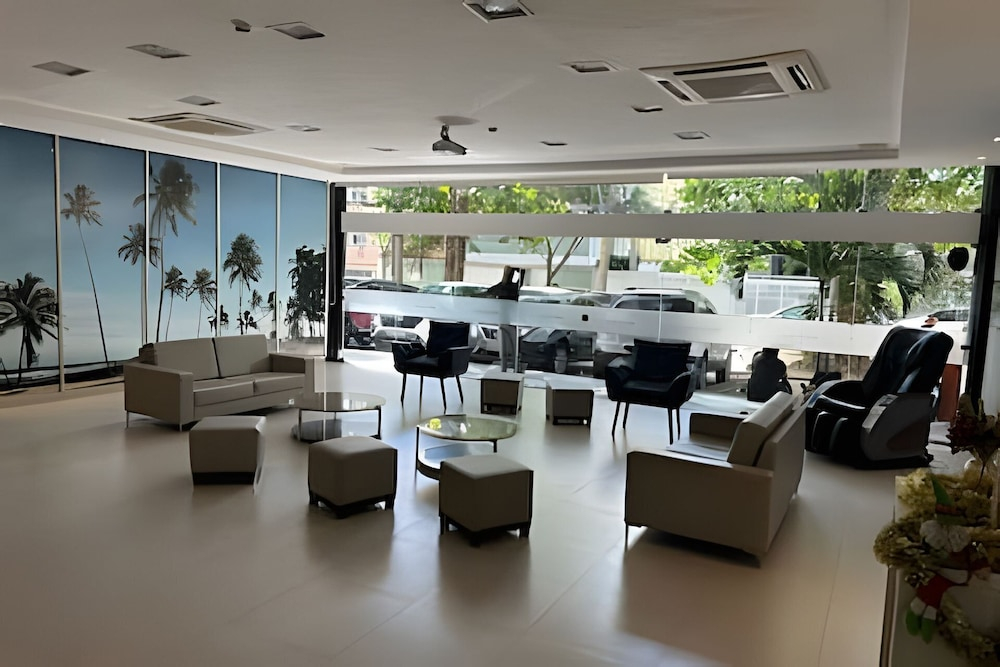 Flat com piscina a 50m da praia