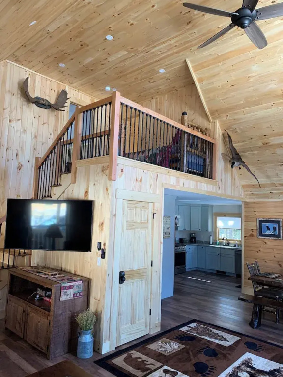 Back Lake Lodges Lazy Bear Cabin