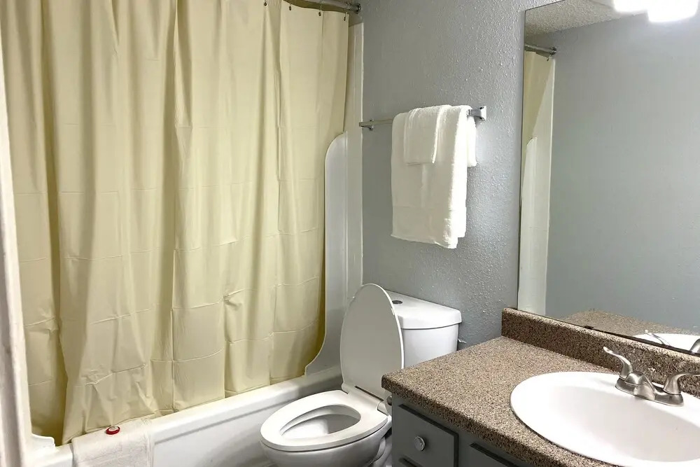 OYO Apartments at Eden Pointe