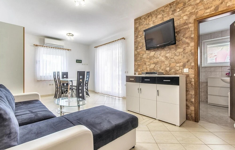 Stunning Home in Vodnjan With Wifi and 3 Bedrooms