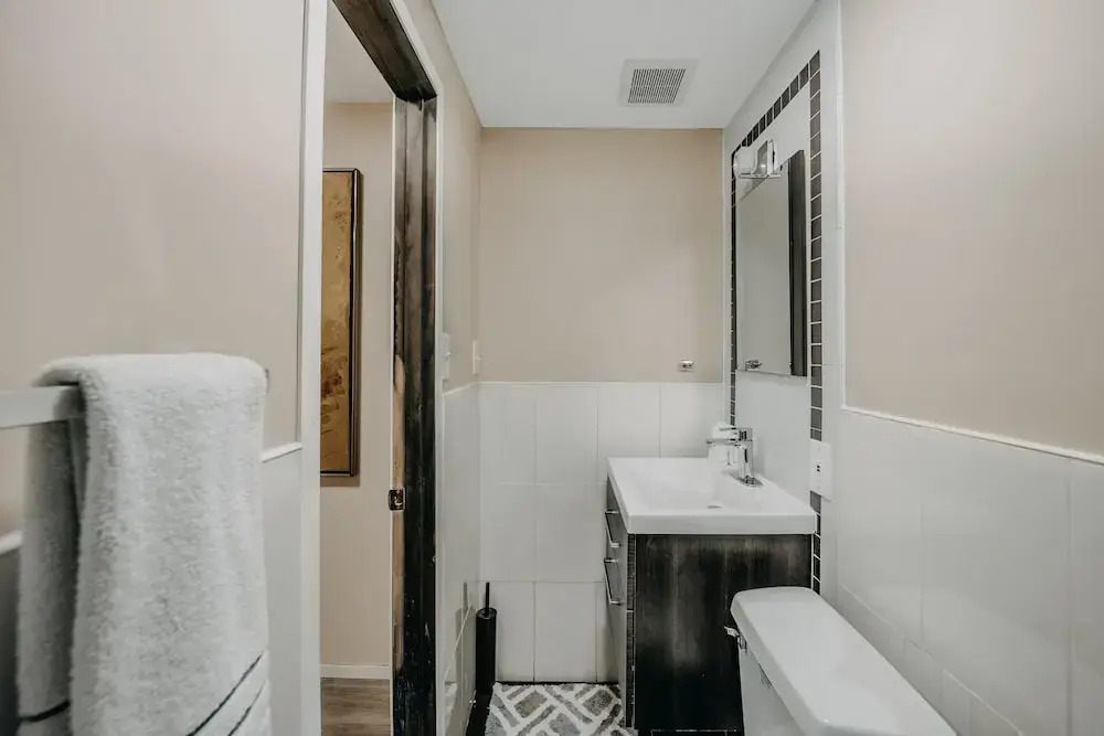 80mbr - Hot Tub - Wifi - BBQ - Wood Stove - Sleeps 7!