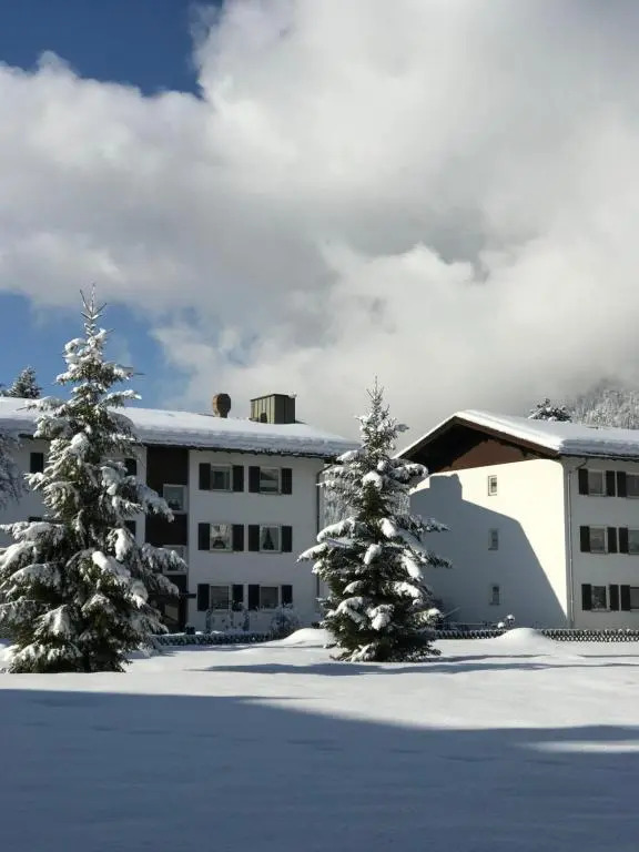 Central Garden-Mountain Apartment