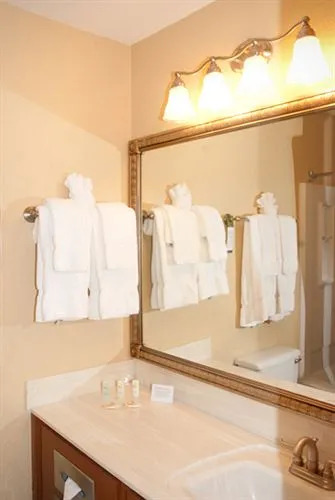 Red Lion Inn And Suites