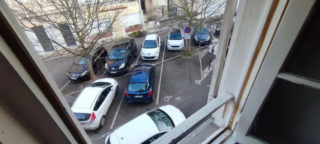 Studio hypercentre à 2 pas de la gare. Appart n°3