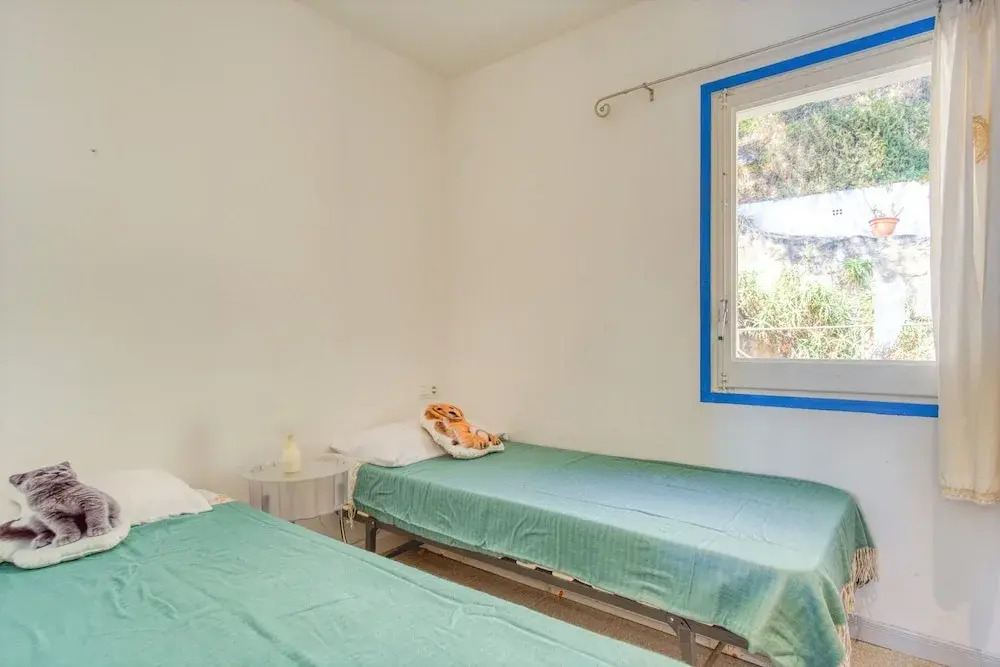 Townhouse in Roses Near Platja de Canyelles