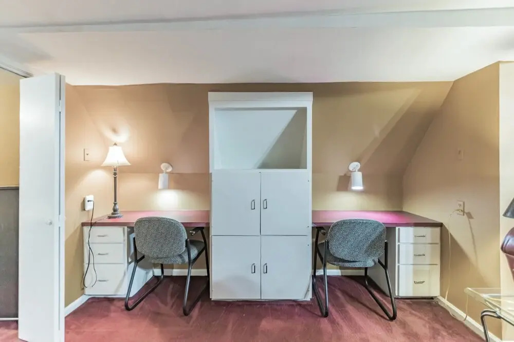 Cute Apartment In The Heart Of The City 2 Bedroom Apts by RedAwning