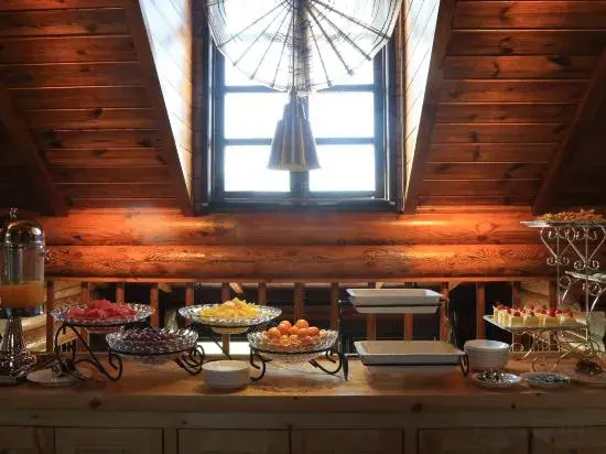 Jiuru Mountain Hongyanrong Wooden Barrel Homestay