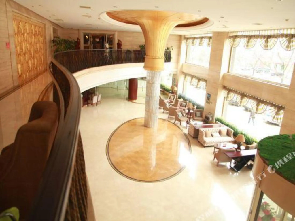 Jinzun Hotel (Victoria Wanyuecheng Chifeng South Railway Station)