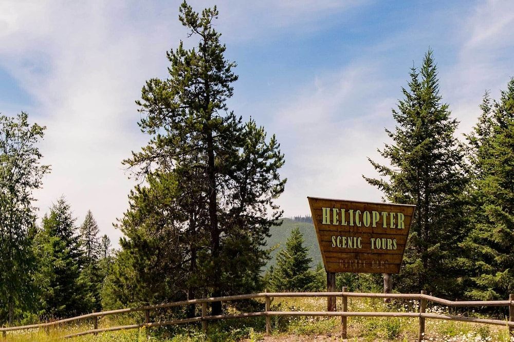 Hungry Horse Cabin: 11 Mi to Glacier National Park