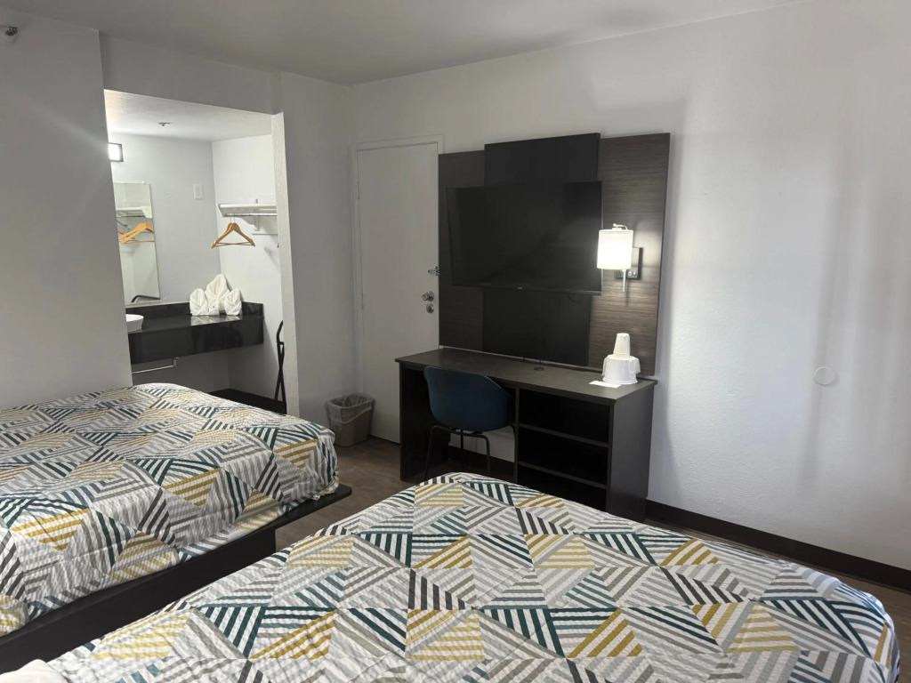 Motel 6-Des Moines, IA - North