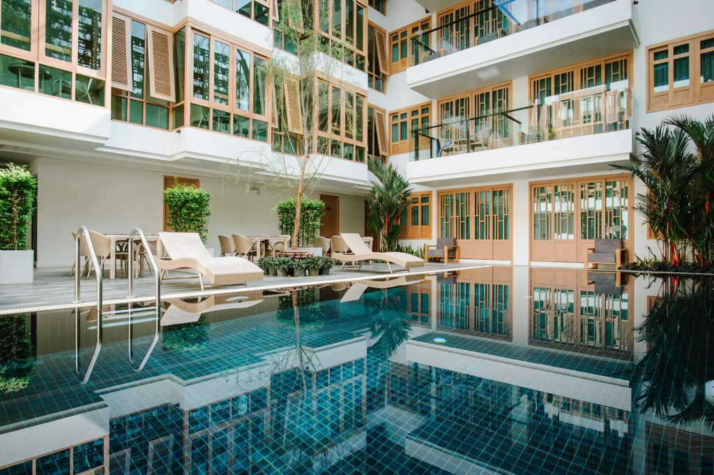 Moon Dragon Hotel
