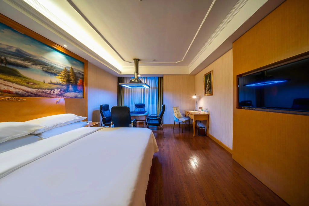 Vienna International Hotel (Wuhan Wujiashan, Dongxihu Avenue, Qixiong Road)