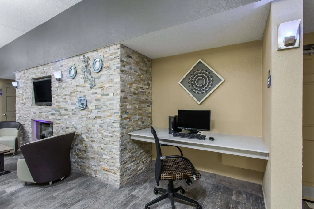 Econo Lodge Forest City