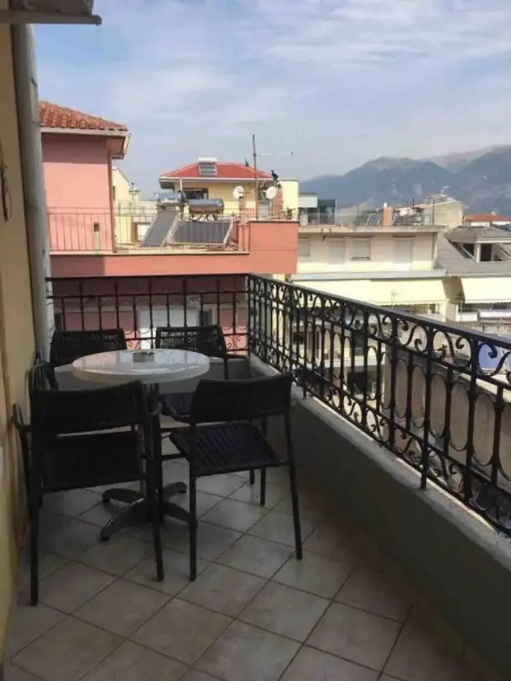 Well Designed 2 Bdr Apartment