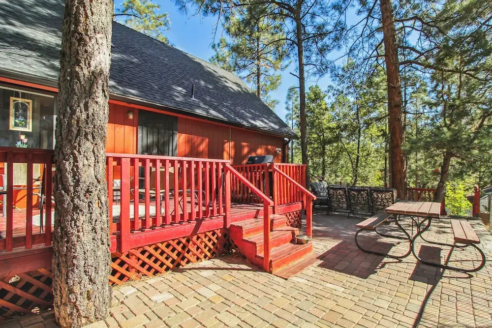 Peaceful Pinetop-lakeside Cabin w/ 4 Decks!