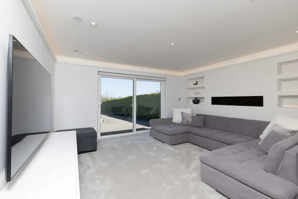 Spacious 4Bd Smart Home In Idyllic Rural Setting