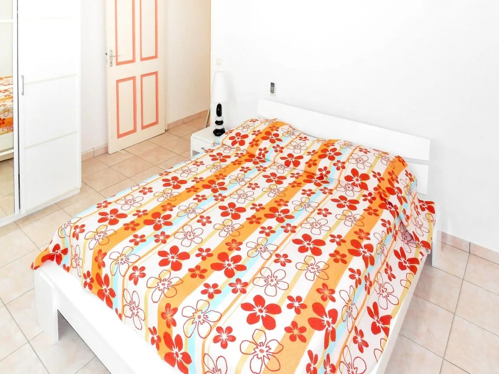Apartment With 3 Bedrooms in Dubedou, With Wonderful sea View, Pool Ac