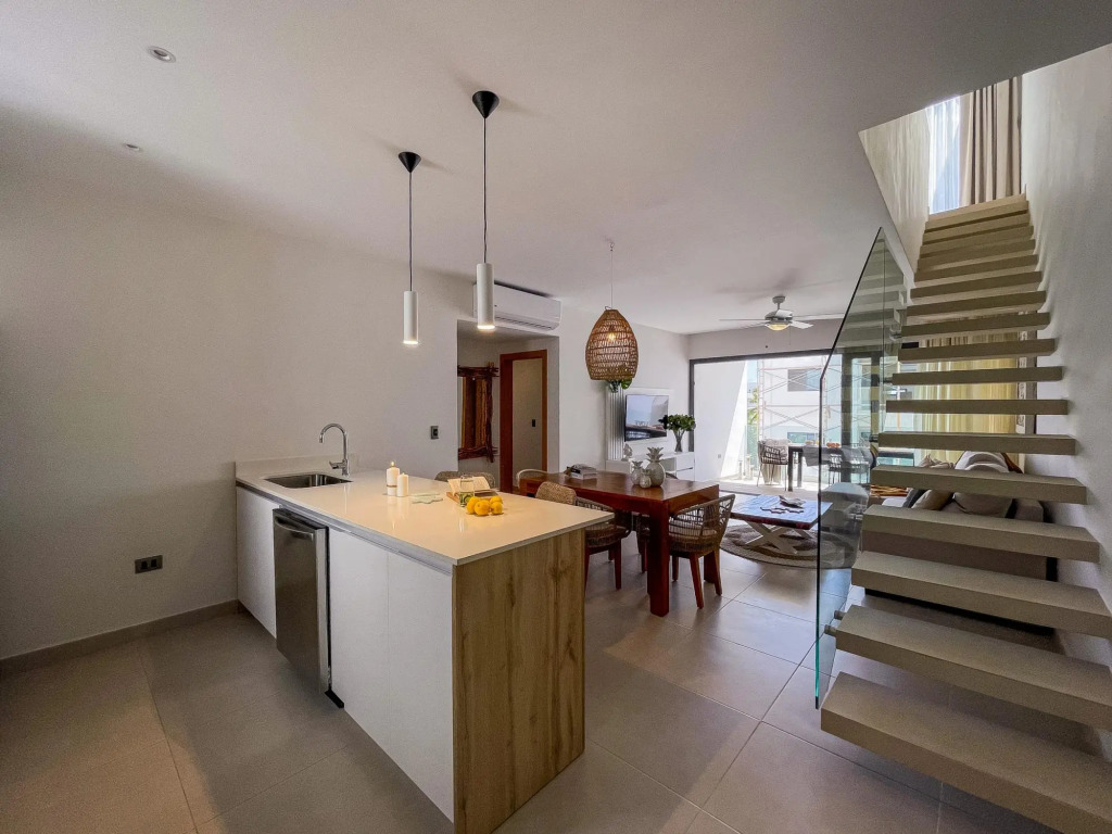 Gorgeous private roof with private picuzzi. A401