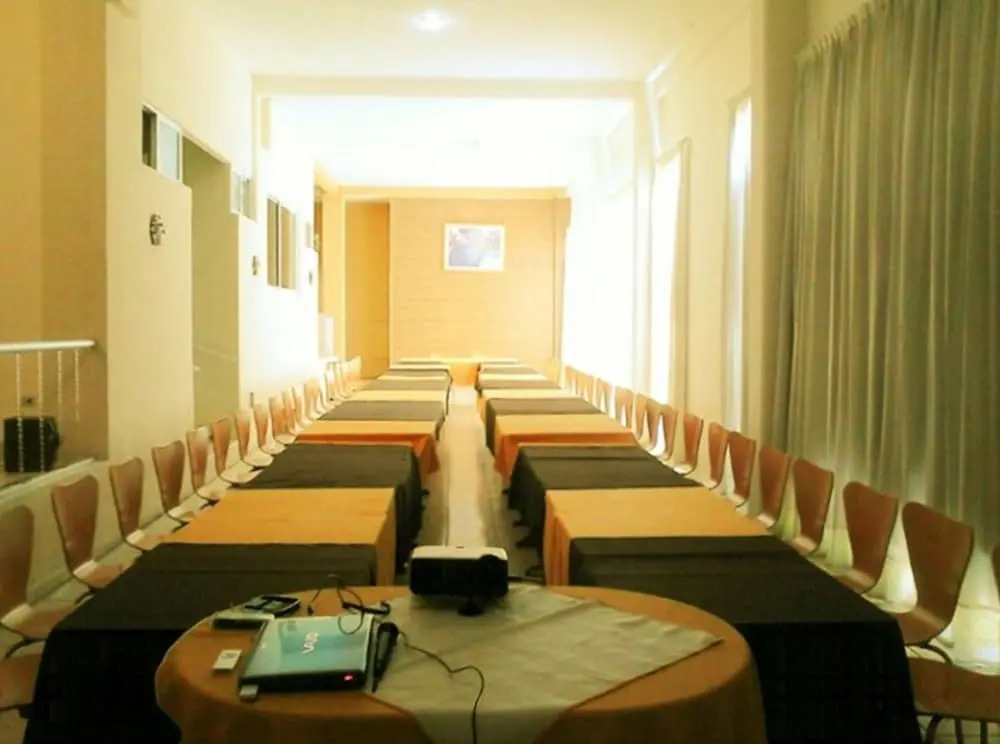 Hotel Villa Monini