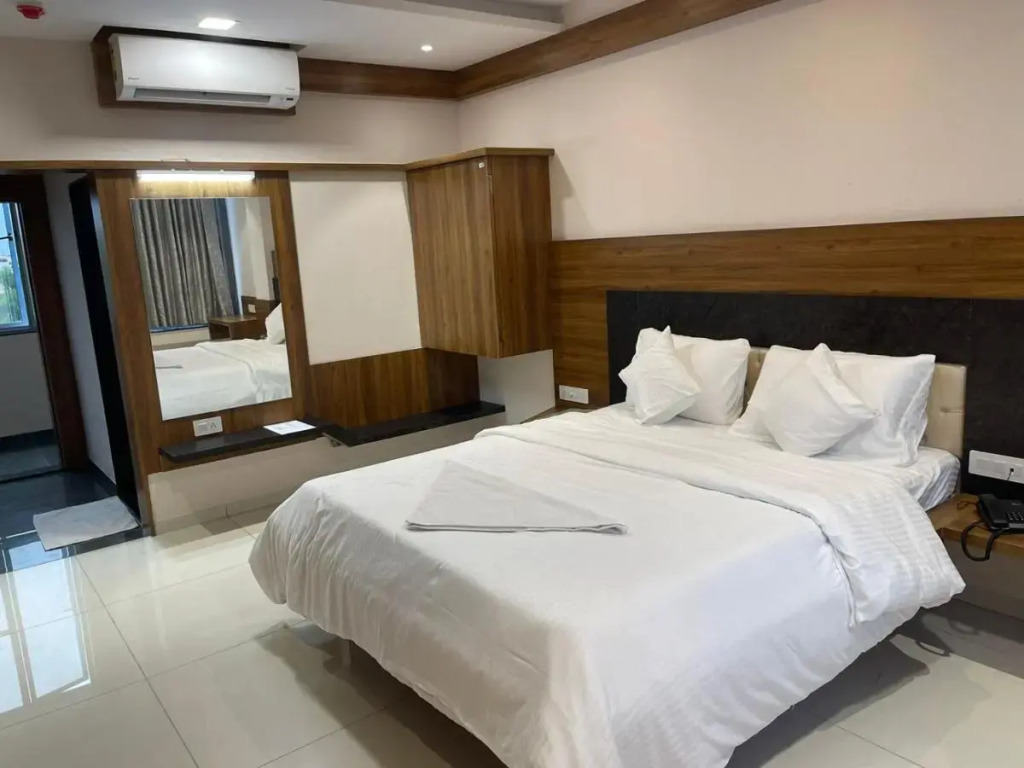 Hotel Chiranjeevi Kolhapur