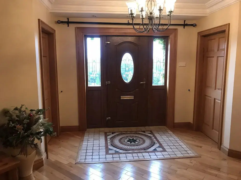 Dungannon 2 Bed Bungalow - Sleeps 5 - Pet Friendly