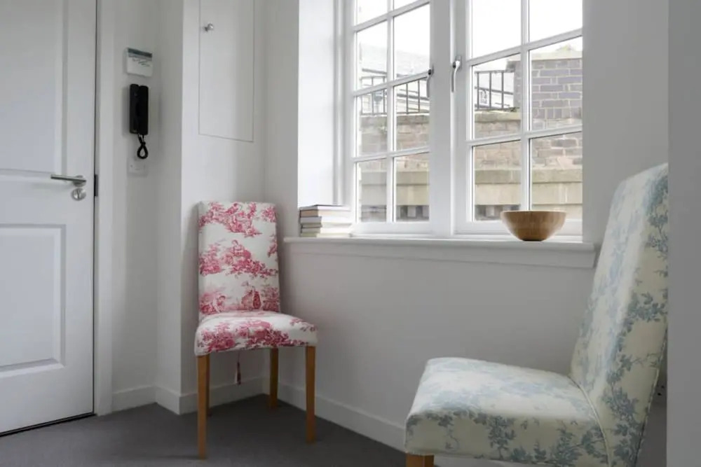 Spacious 2 Bedroom Loft In Converted School