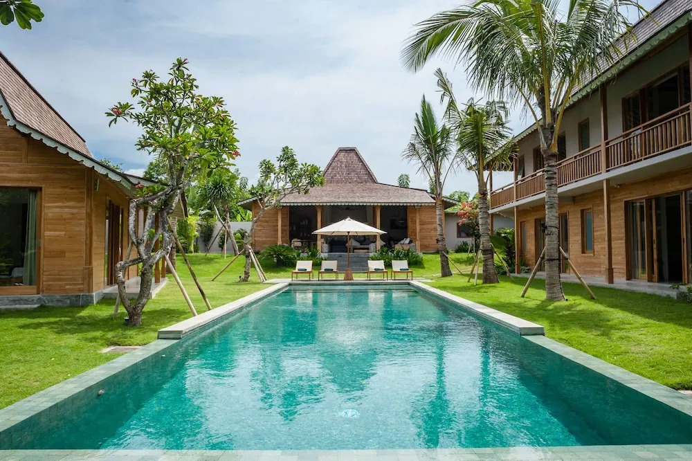 Luxury 5 Bedroom Villa With Private Pool, Bali Villa 2022