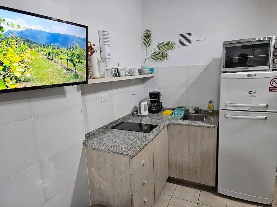 Fresh Studio Apartment near Colon Street in downtown