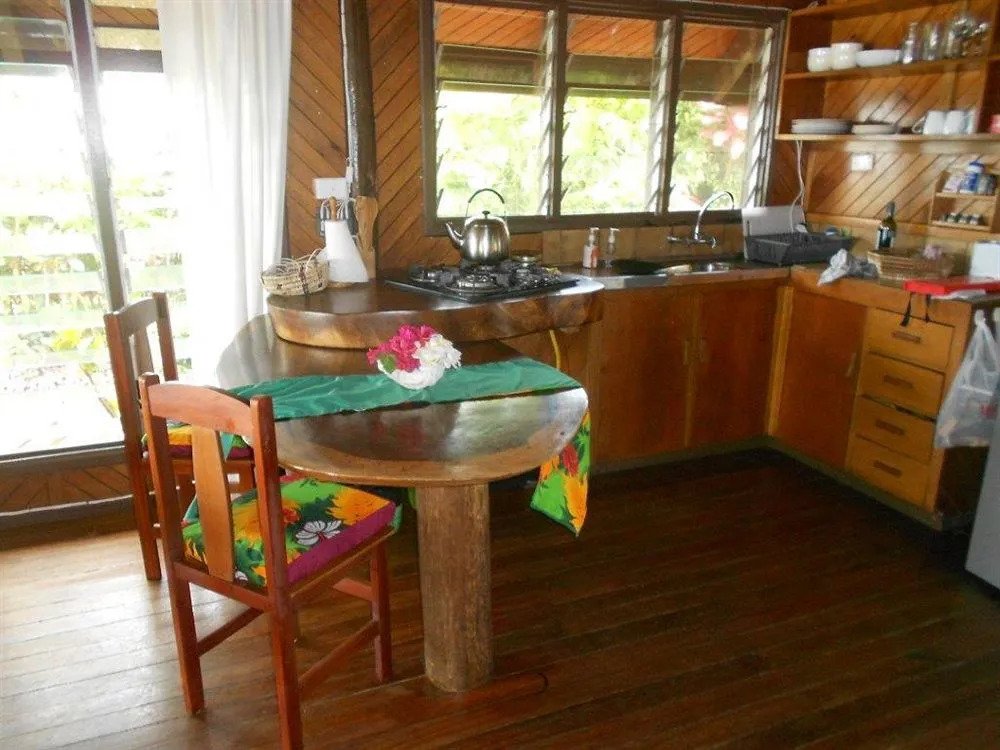 Dolphin Bay Divers Bungalow