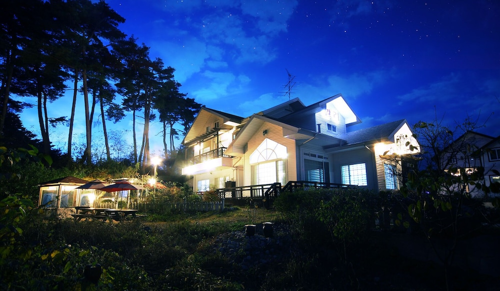 Gangneung Gyeongpo Bali Pension