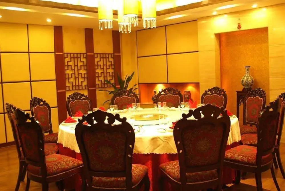 Shapotou Holiday Hotel