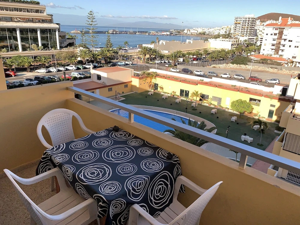 Vistas al Muelle de Los Cristianos