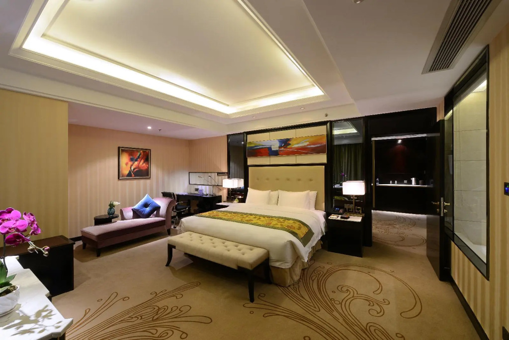 Chengdu Dading Century Hotel