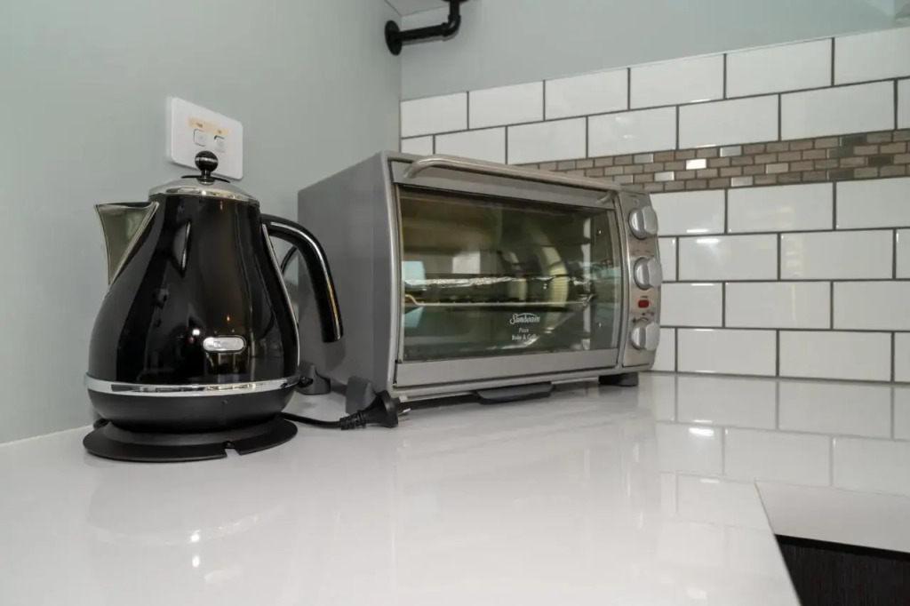 “No.25”Stand Alone Guest Studio Unit (Adults Only)