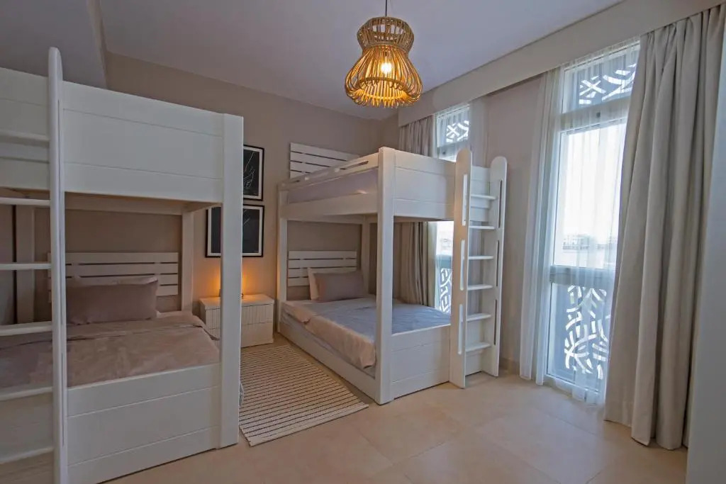 A Stunning Seaview Penthouse; 3bedrooms + Nanny