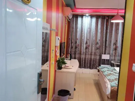 Guilin Lianhua Hotel (Guilin Department Store Xiangshan Park Branch)