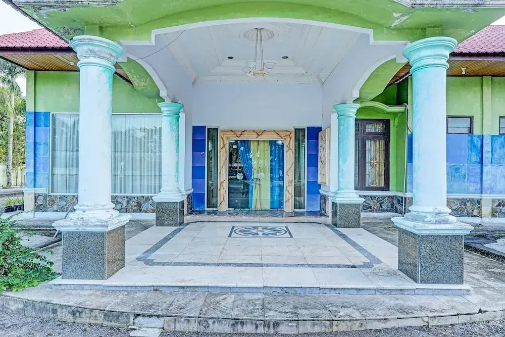 OYO 91973 Green Hotel Near Polsek Sabangau