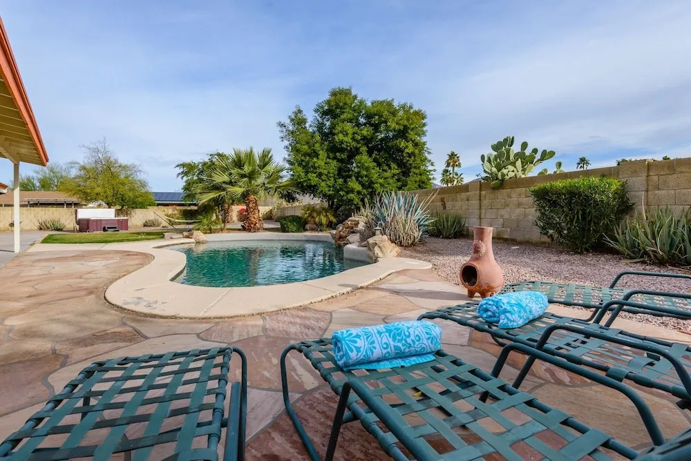 Casa Willow 4 Bedroom Home by RedAwning